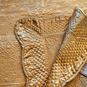 GOLD BEDSPREAD & 2 MATCHING SHAMS   89" X 102" +  20 X 26" SHAMS     NEW